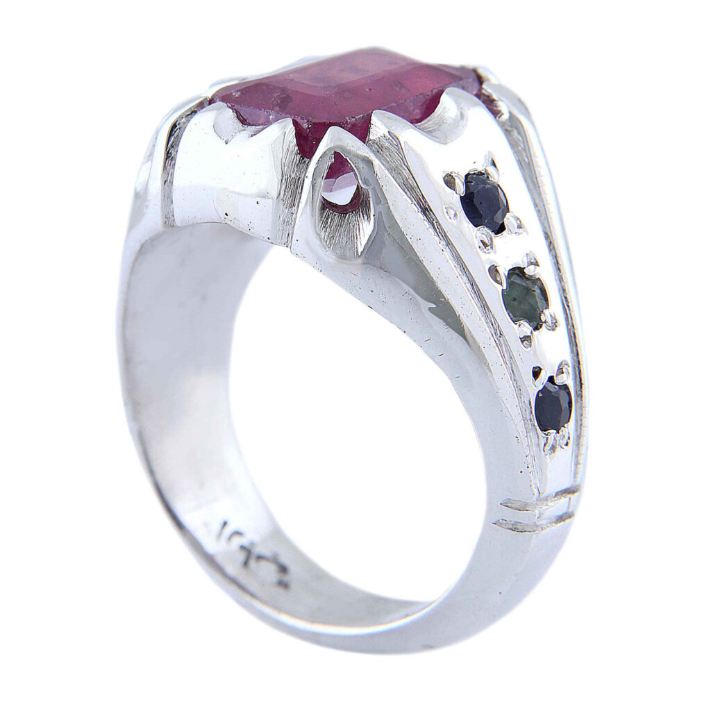 Bague en argent avec rubis rouge persan Élégance pour hommes, faite à la main