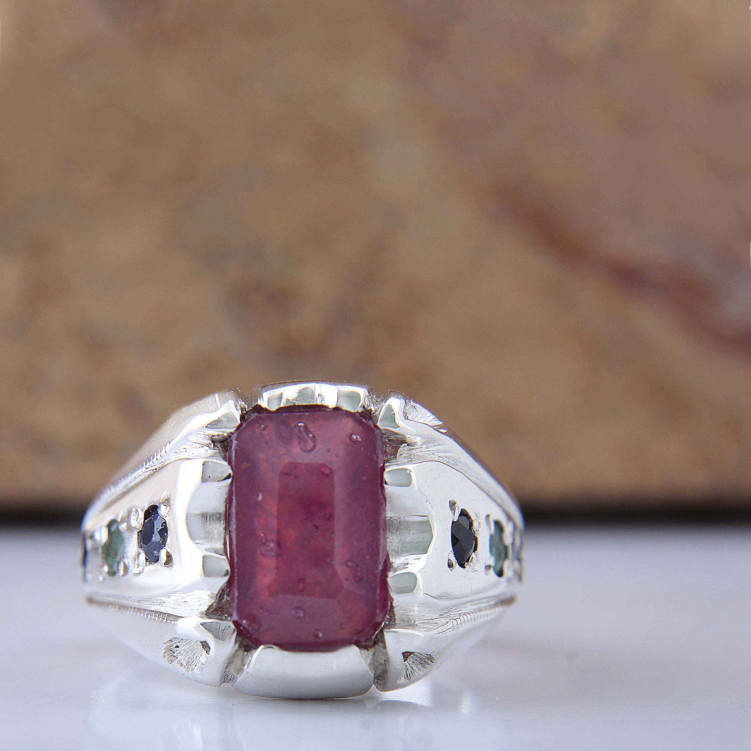 Bague en argent avec rubis rouge persan Élégance pour hommes, faite à la main