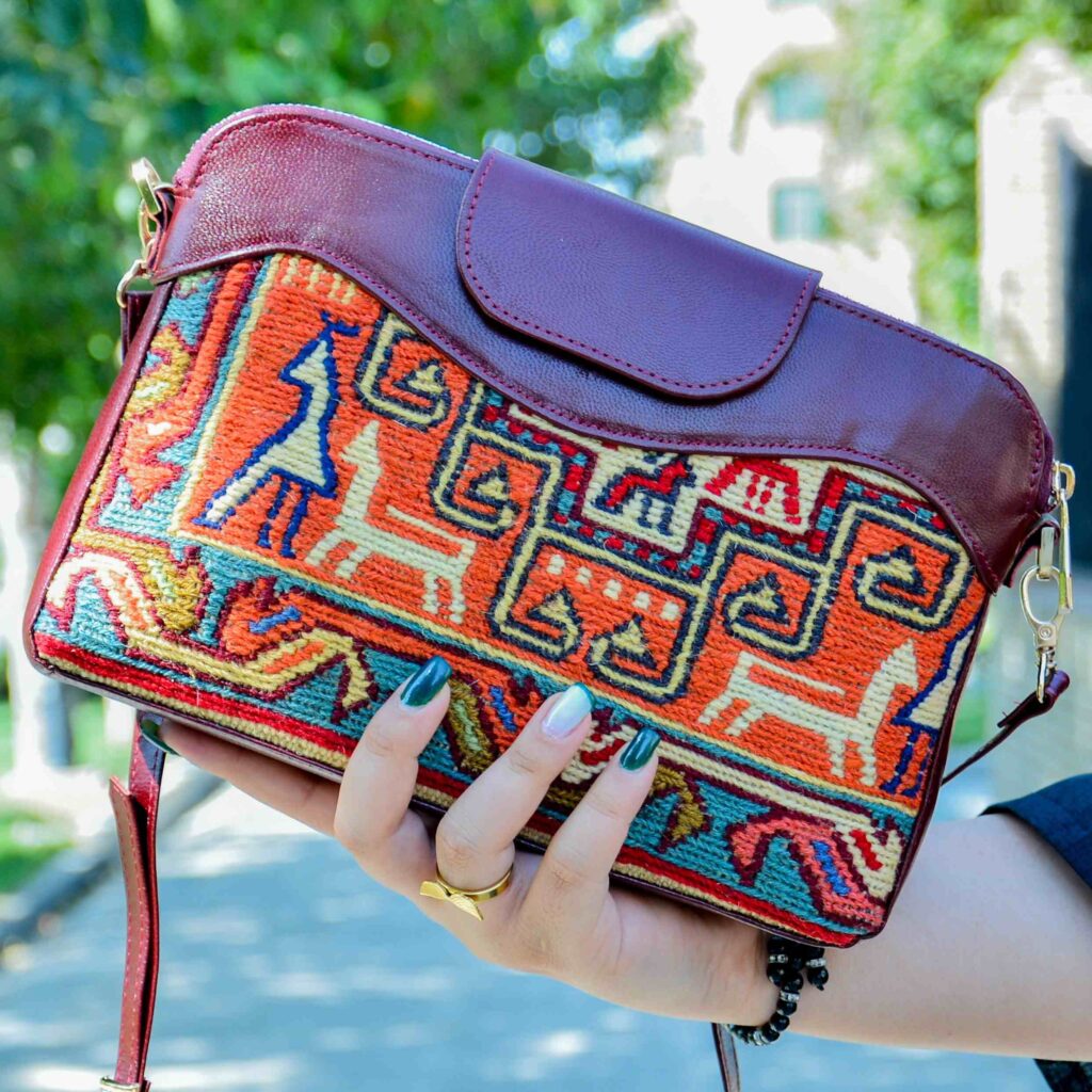 Sac bandoulière kilim traditionnel fait main pour femmes