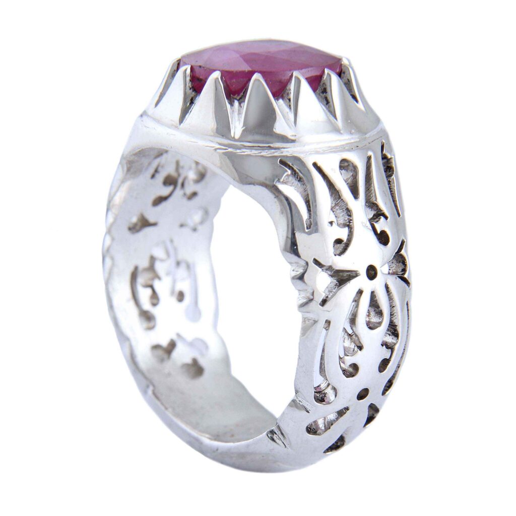 Bague en argent avec rubis rouge Élégance pour hommes, faite à la main