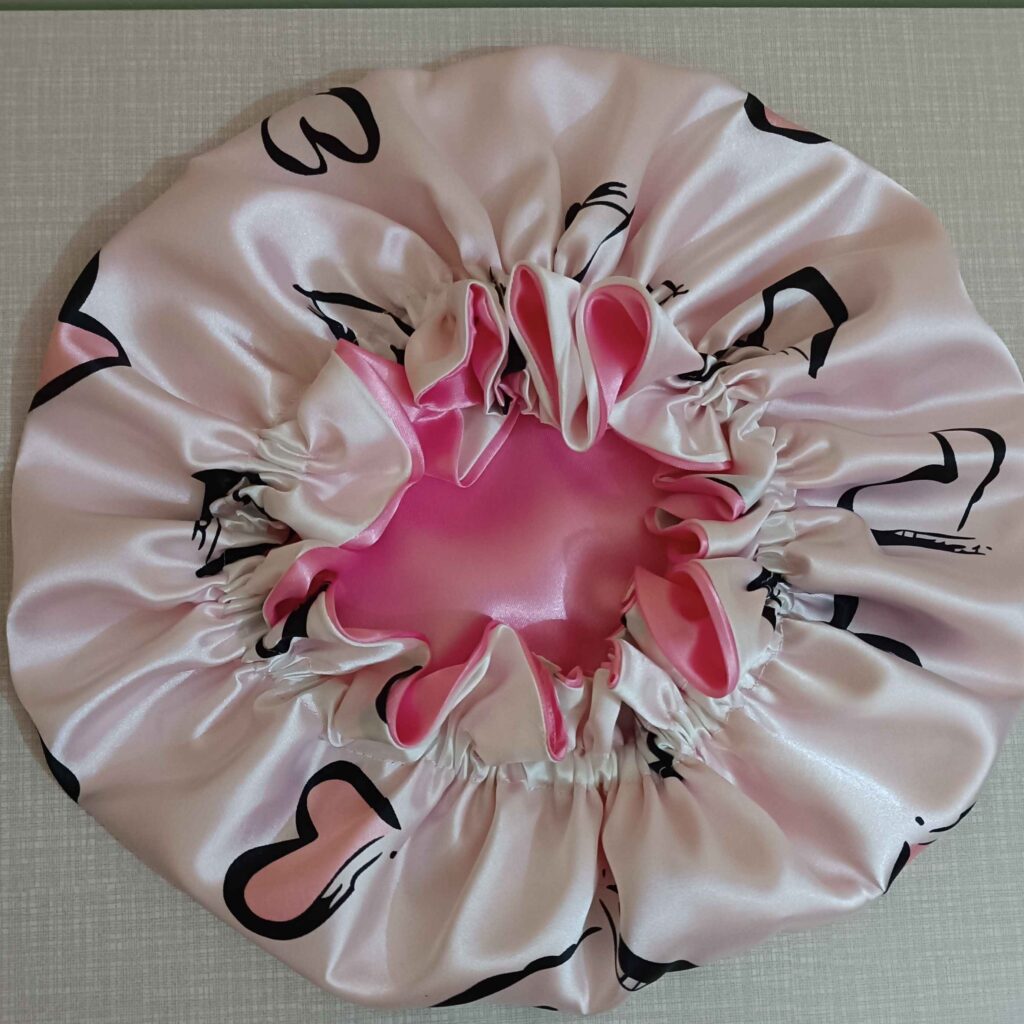 Bonnet de nuit en satin de soie pour cheveux lisses, protection des cheveux avec design cœur