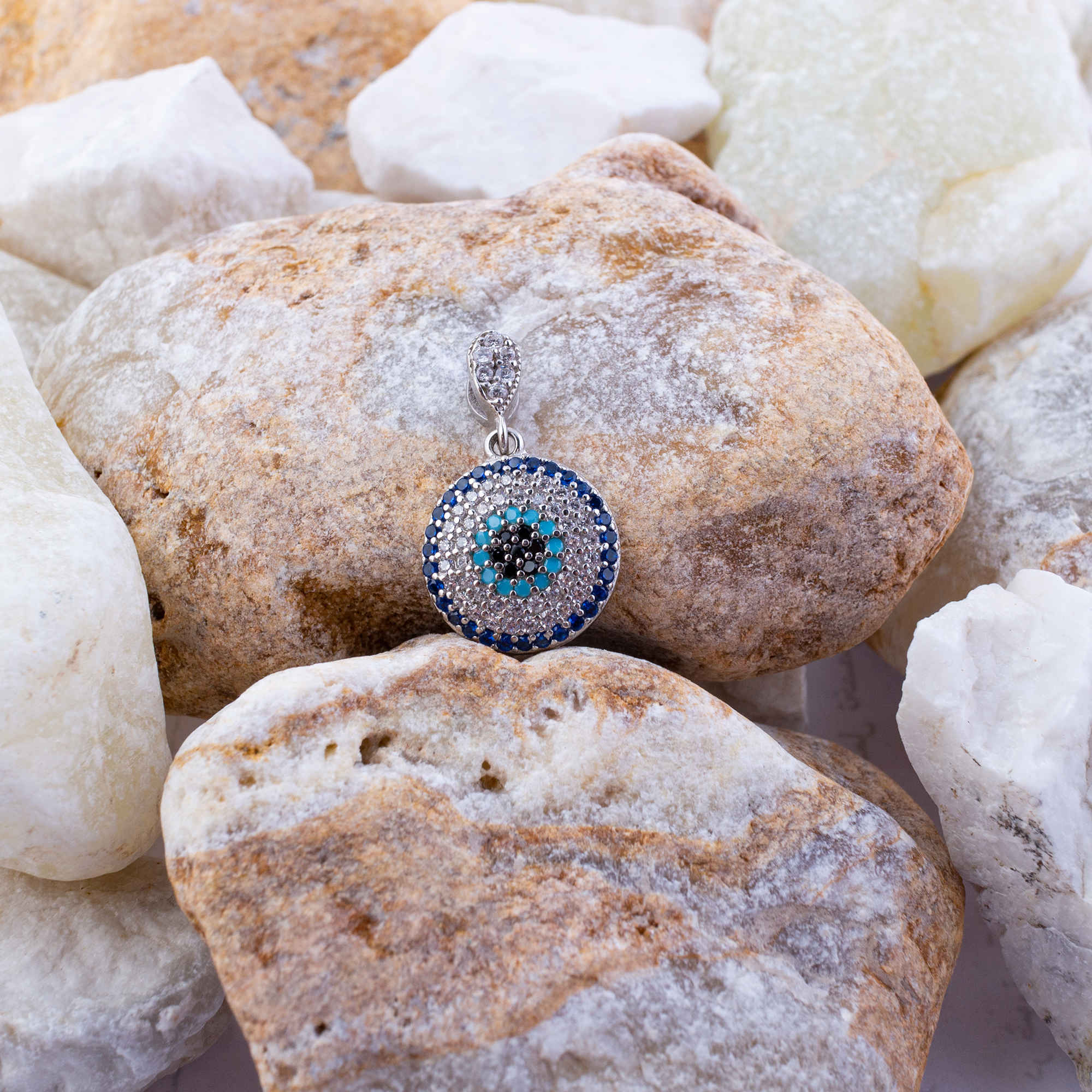 Pendentif en argent avec design Mauvais Œil pour femmes