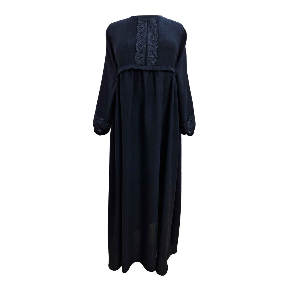 Abaya stylée coupe ample pour femmes musulmanes en tissu crêpe noir