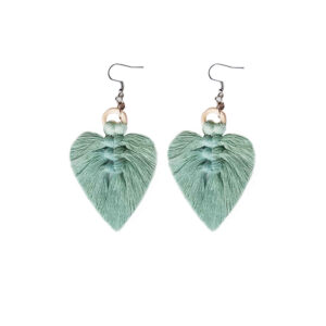 Boucles d’oreilles en macramé faites à la main pour femmes, avec motif de feuille