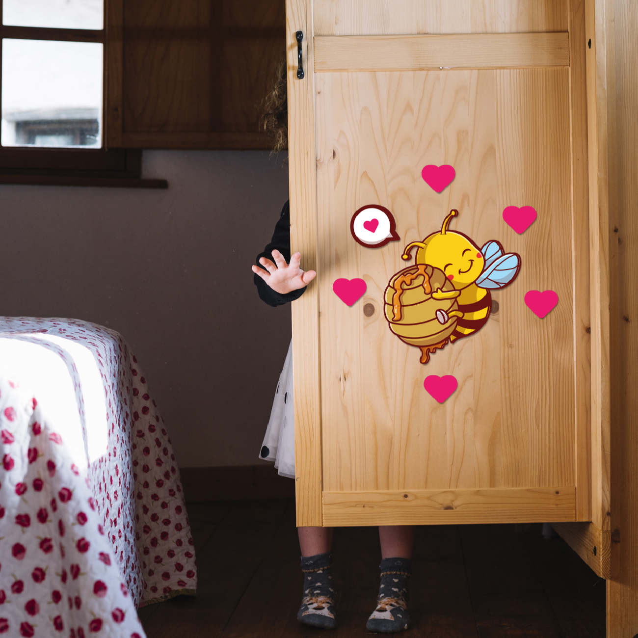 Autocollant mural en bois pour chambre de bébé – Design abeille joyeuse