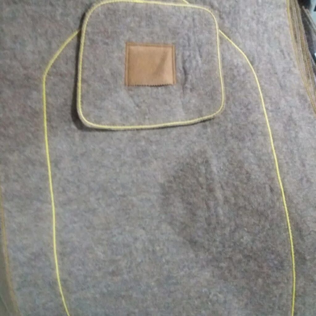 Tapis de prière en feutre de laine fait main et naturel – Idéal pour soulager les douleurs aux jambes et aux genoux