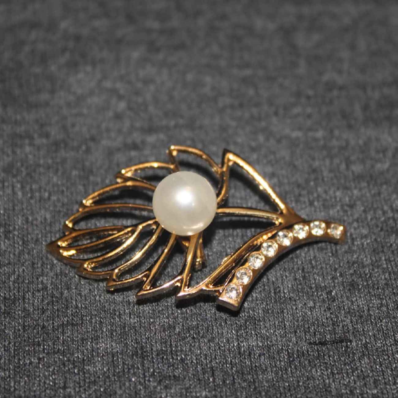 Épinglette métallique avec Design Feuille