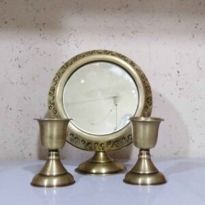 Ensemble élégant de miroir et bougeoirs en laiton persan