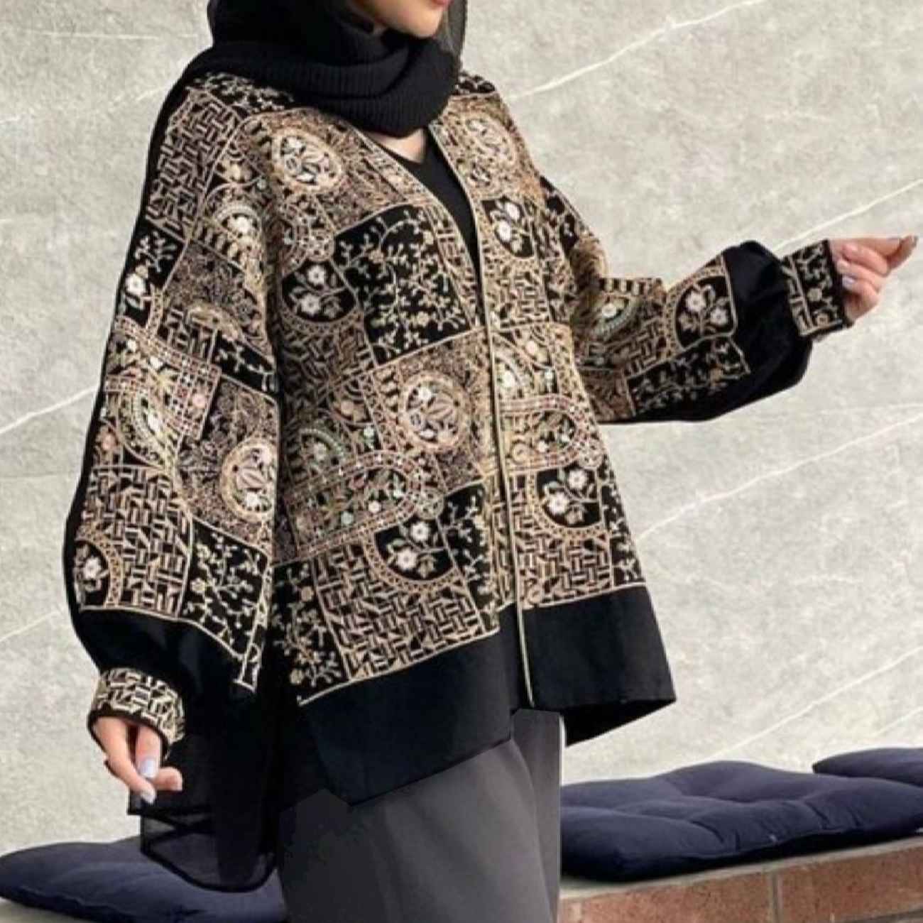 Manto brodé persan élégant pour chaque occasion