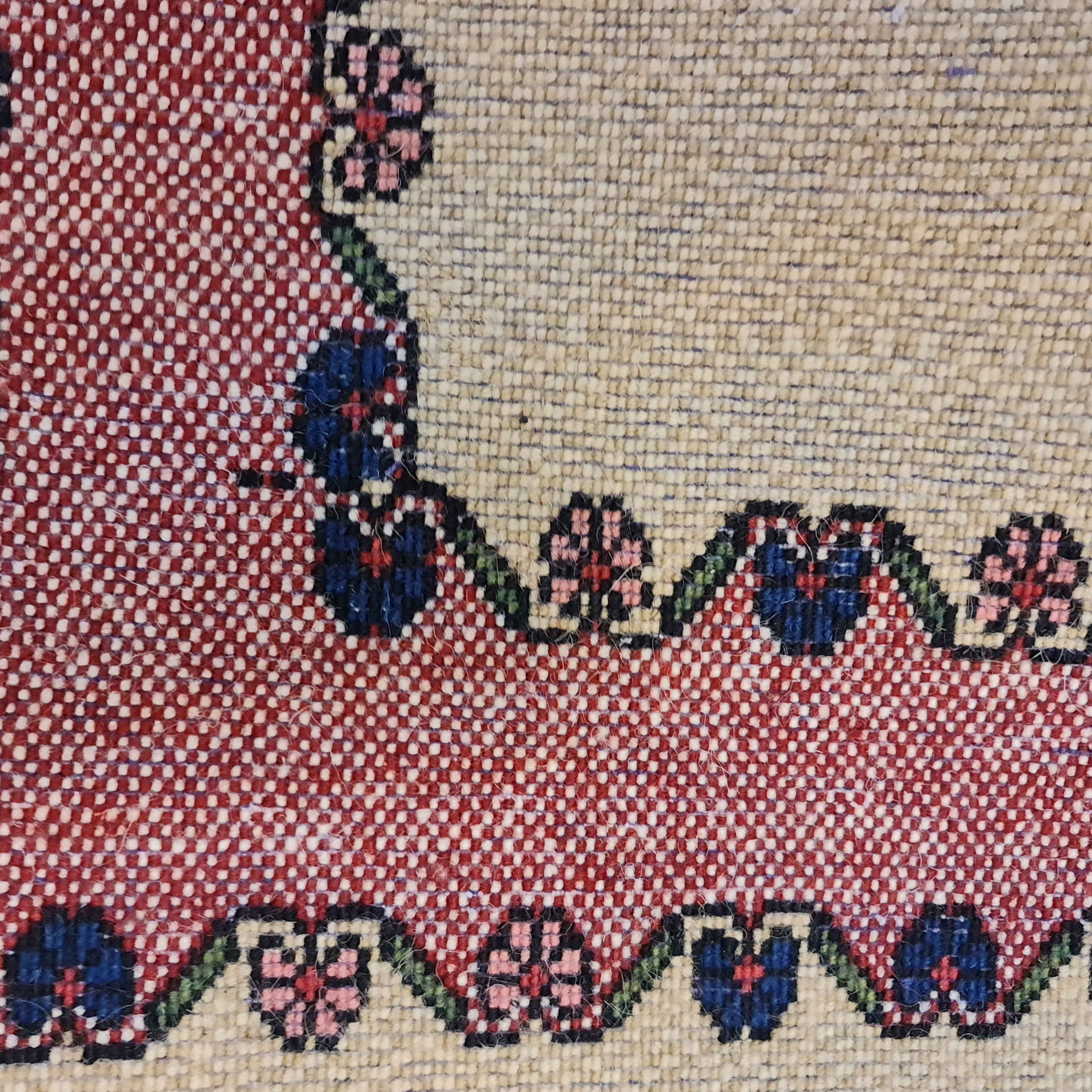 Tapis persan authentique en laine noué à la main fleurs de rose marron clair