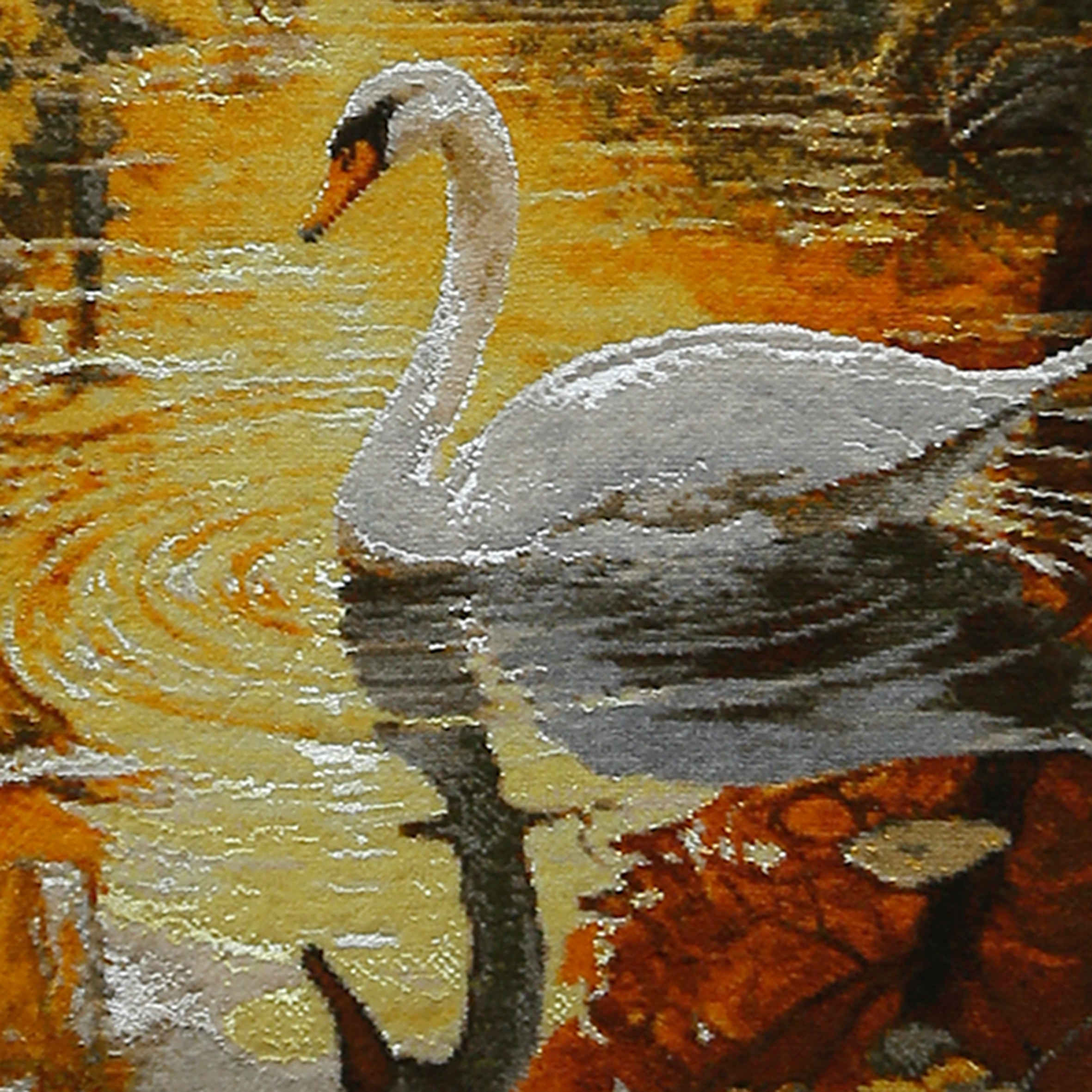 Tapis persan figuratif noué à la main représentant un cygne dans l’étang