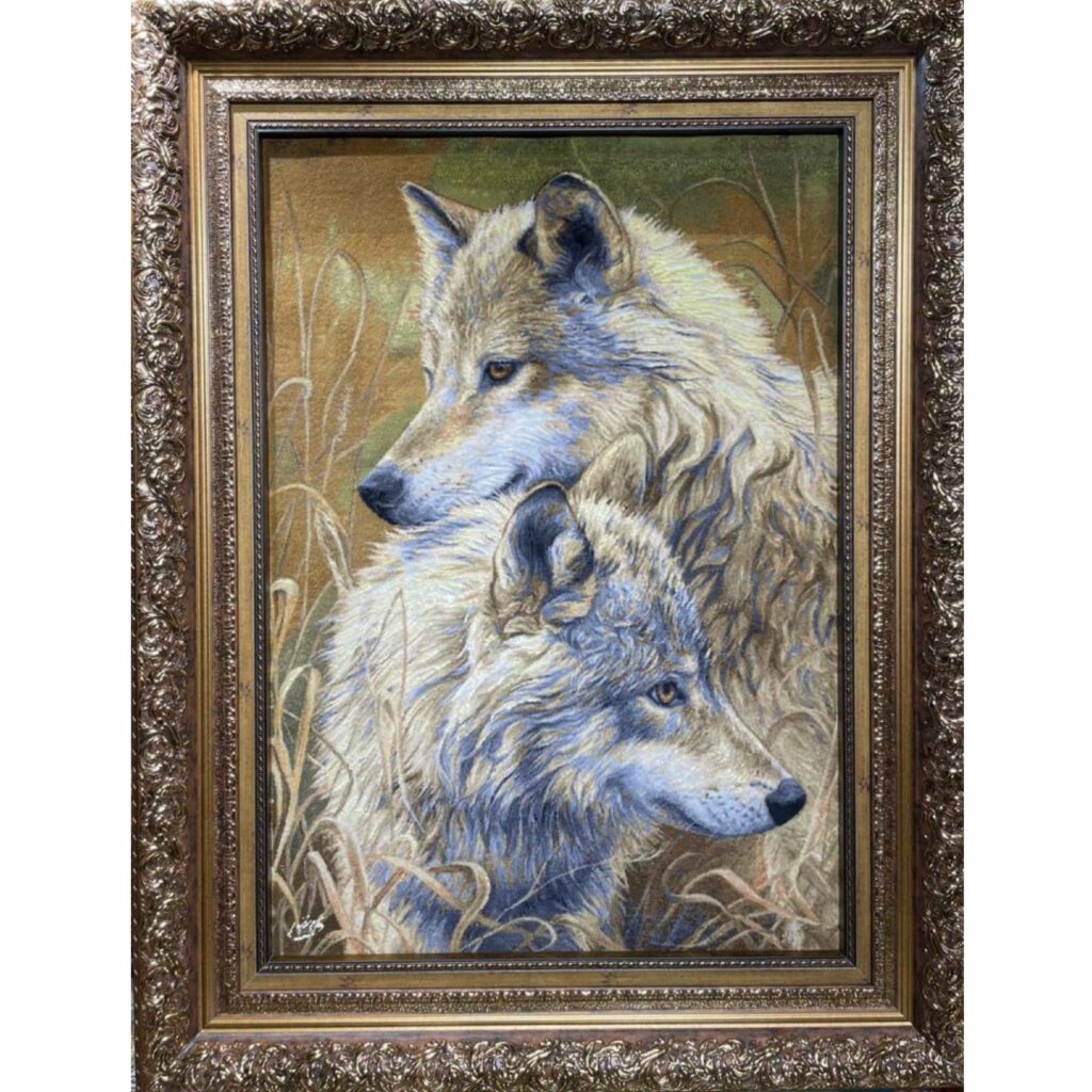 Tapis persan figuratif noué à la main de Tabriz représentant des loups