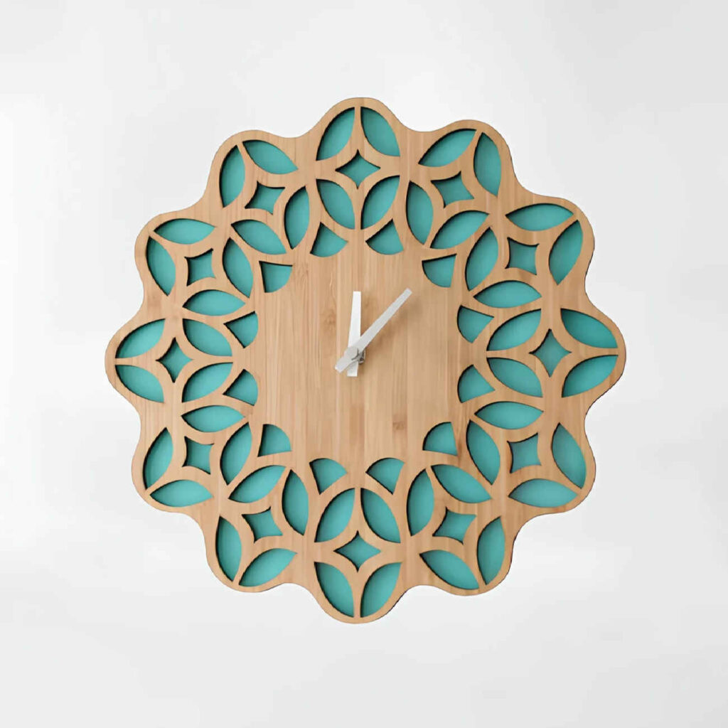 Horloge Murale en Bois Persan Artisanale