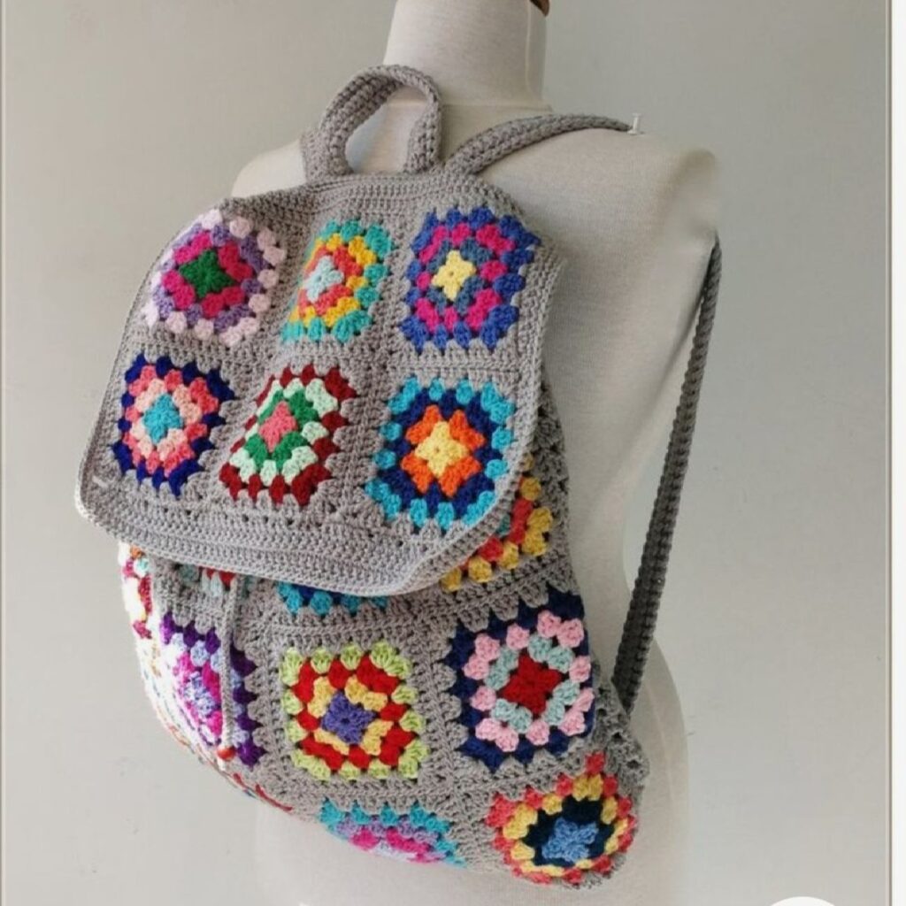 Sac à dos décontracté en crochet fait main avec design de carrés Granny