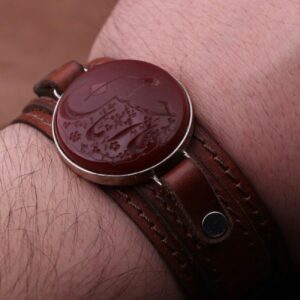 Bracelet en cuir islamique avec pierre agate authentique dans un cadre argenté