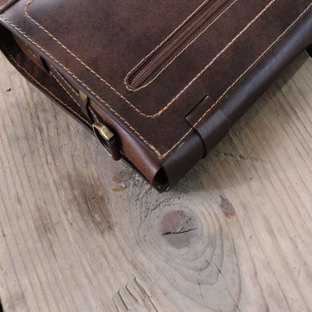 Sac à bandoulière en cuir fait main de luxe – Marron foncé