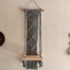 Tapisserie Murale Artisanale en Macramé avec Étagère