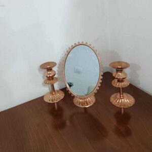 Ensemble miroir et bougeoirs en cuivre persan