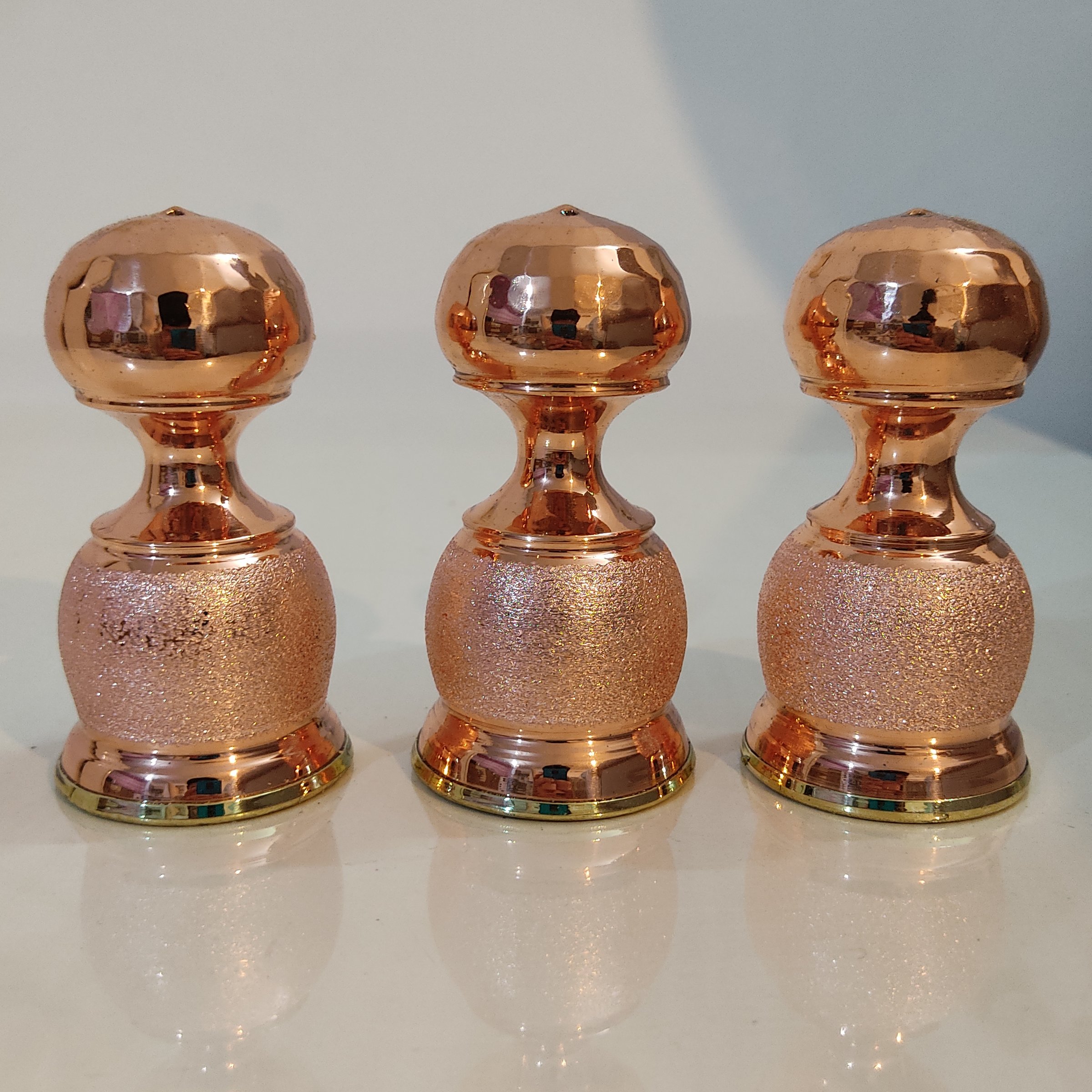 Ensemble de salières et poivrières en cuivre persan Martelé Avah (set de 6)