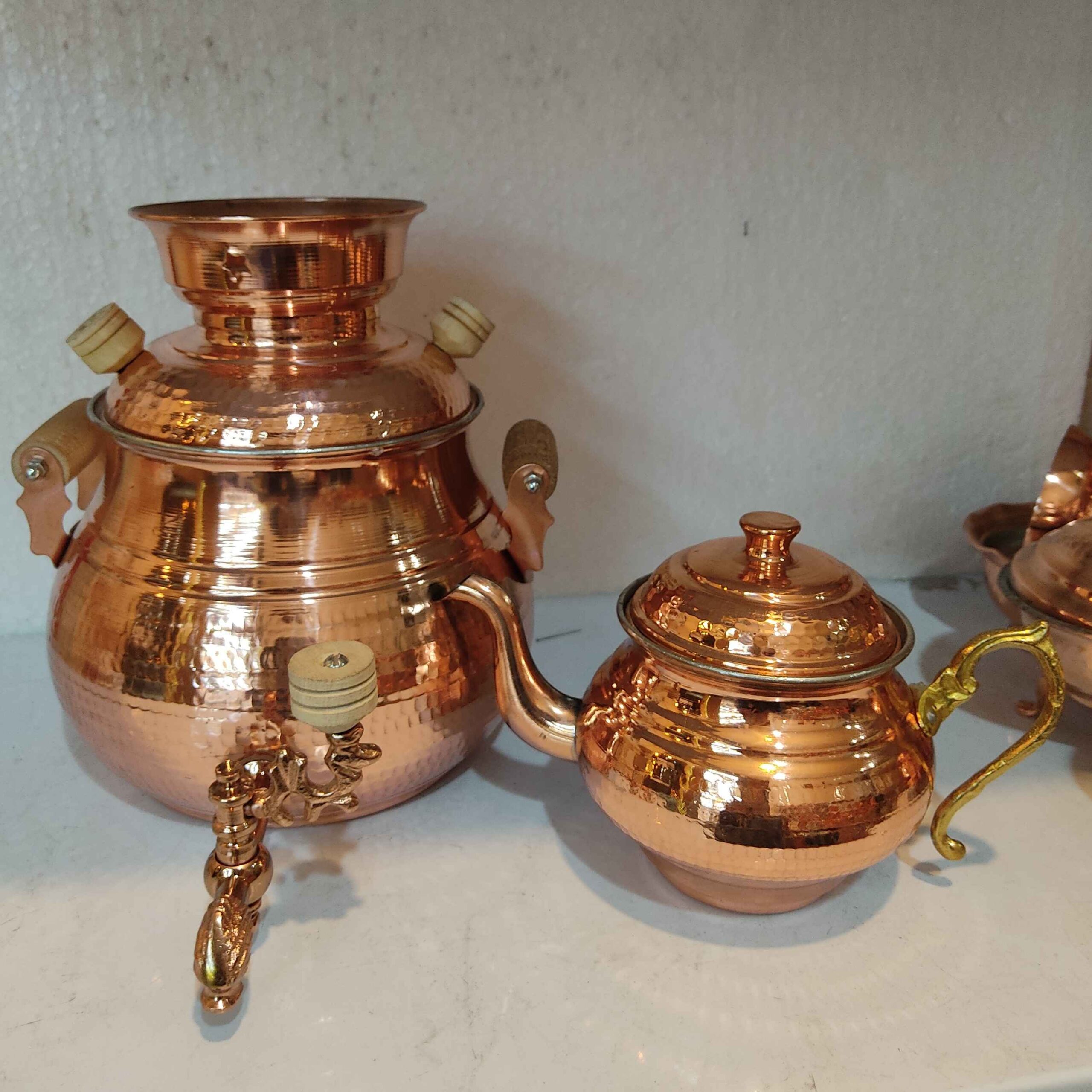 Samovar de thé en cuivre persan design martelé traditionnel 2 litres