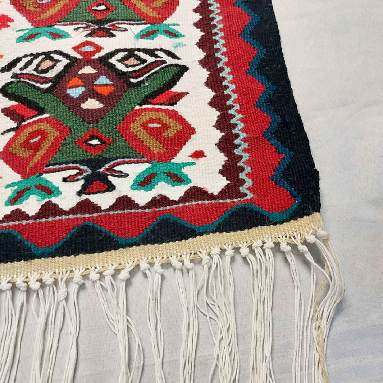 Tapis Kilim Persan authentique tissé à la main, géométrique rouge