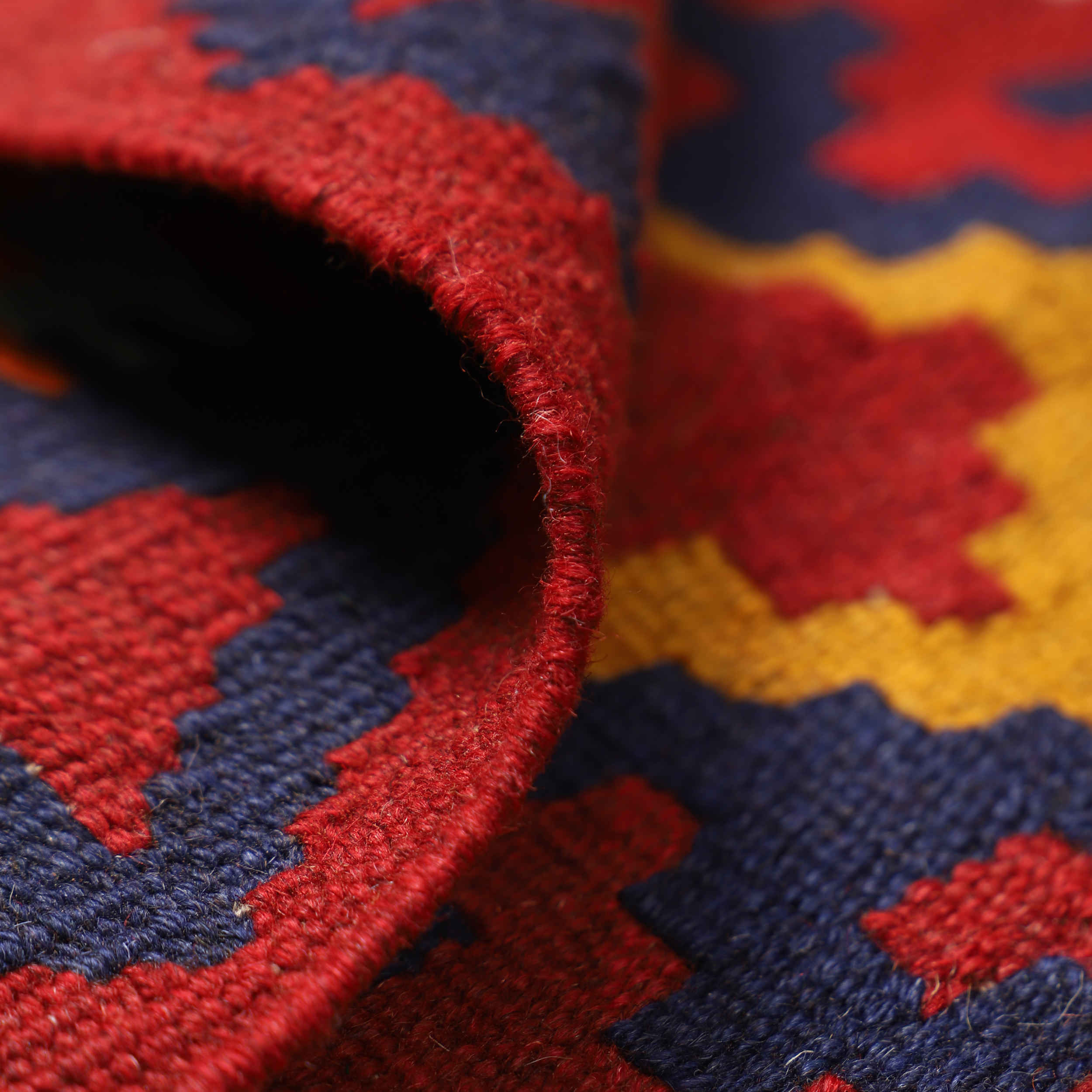 Tapis Kilim Persan en laine tissé à la main dans le Fars, Qashqai rouge