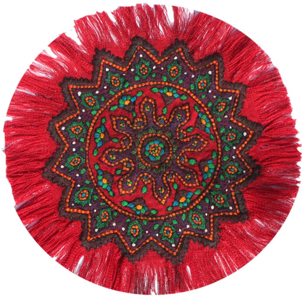 Nappe Persane Pateh à Kerman Art de Broderie Artisanale Florale Rouge