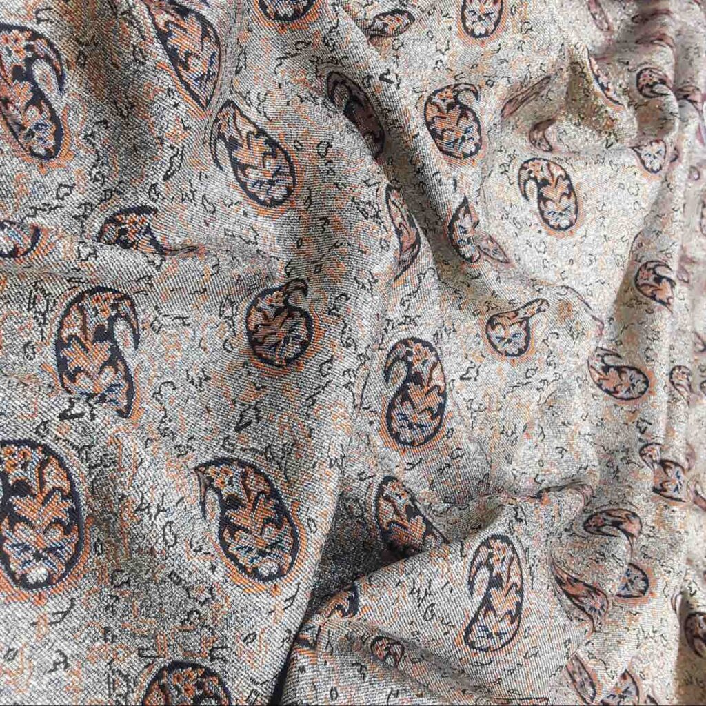 Tissu Termeh persan orné de motif cachemire classique