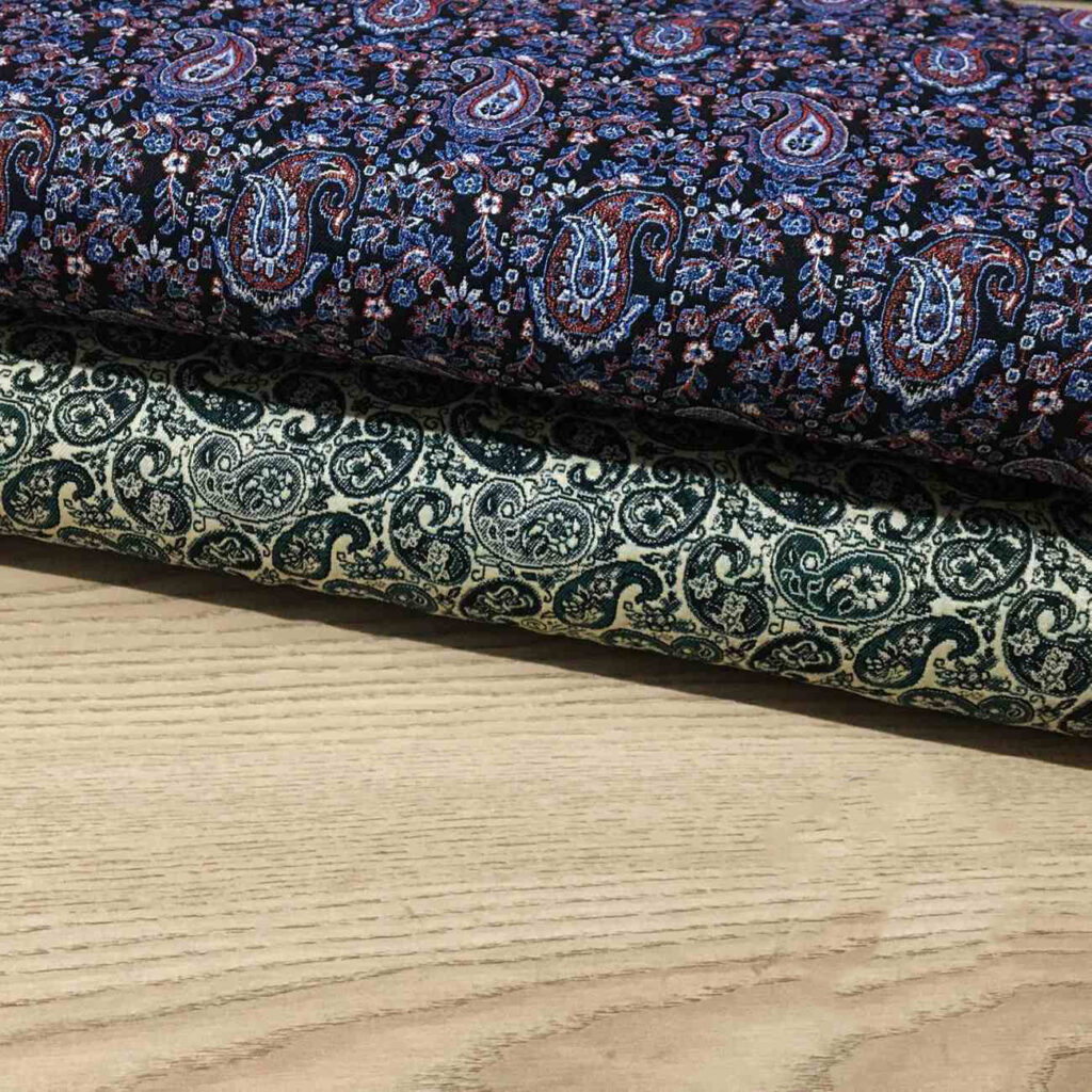 Tissu Termeh persan élégant avec motif floral cachemire