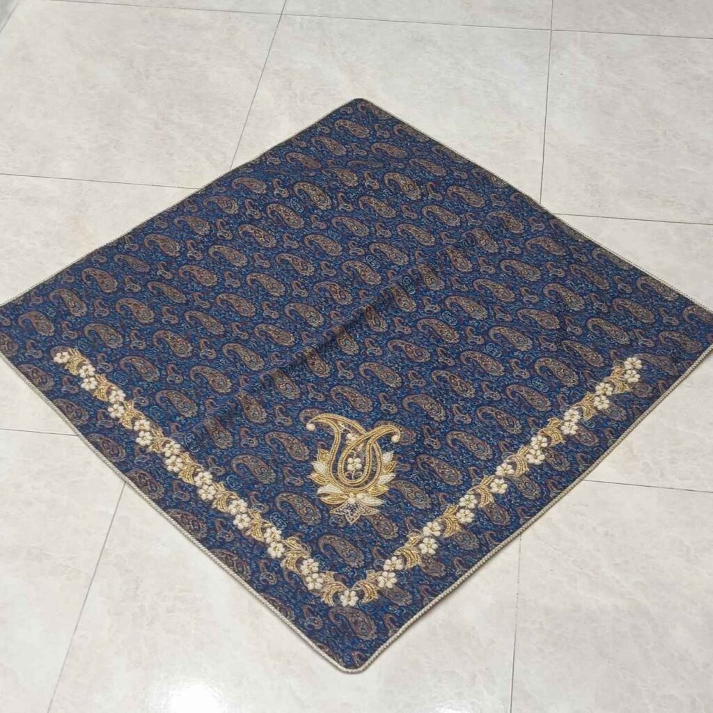 Nappe Persane Termeh Luxueuse avec Design Paisley