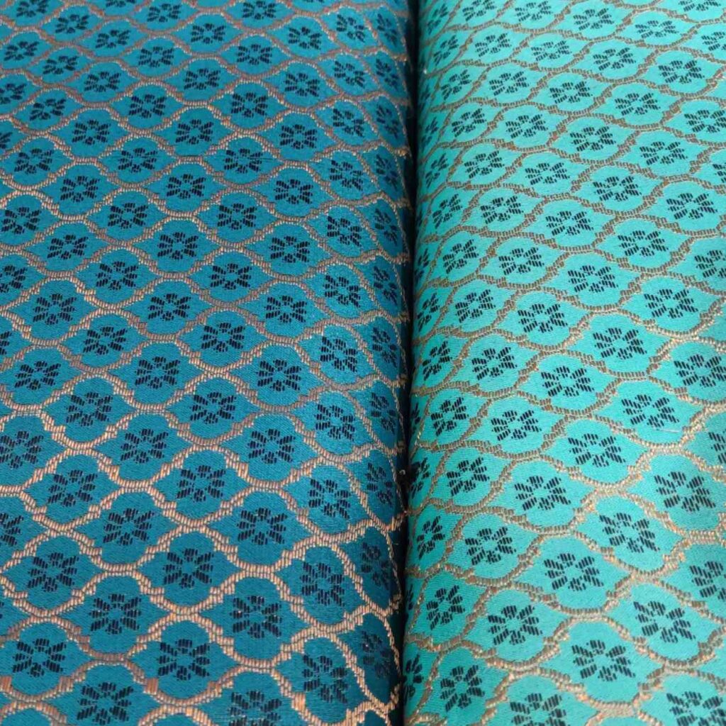 Tissu Termeh persan avec motif floral cachemire exquis