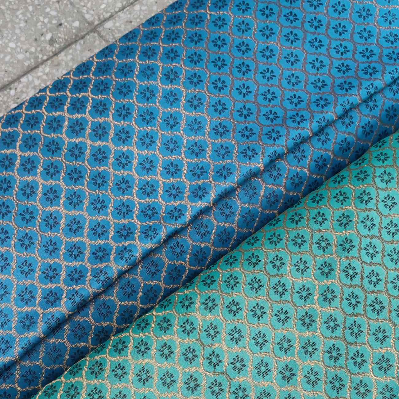 Tissu Termeh persan avec motif floral cachemire exquis