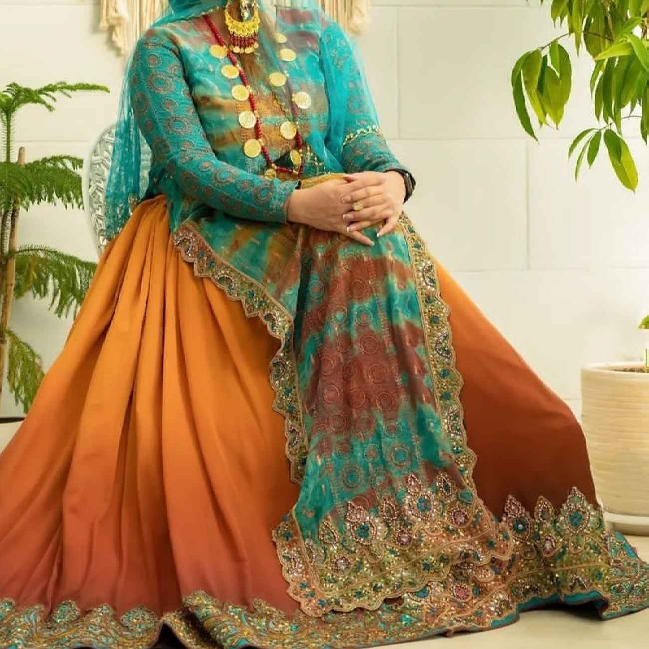 Ensemble de Vêtements Traditionnels Perses pour Femmes