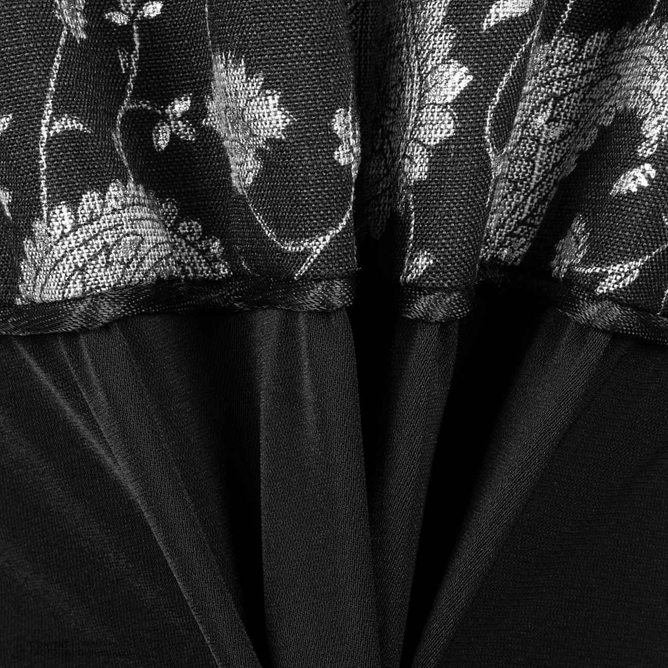 Abaya à coupe stylée pour femmes avec design Paisley