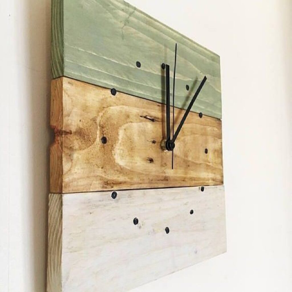 Horloge Murale en Bois Artisanale avec Mouvement Silencieux à Balayage Continu