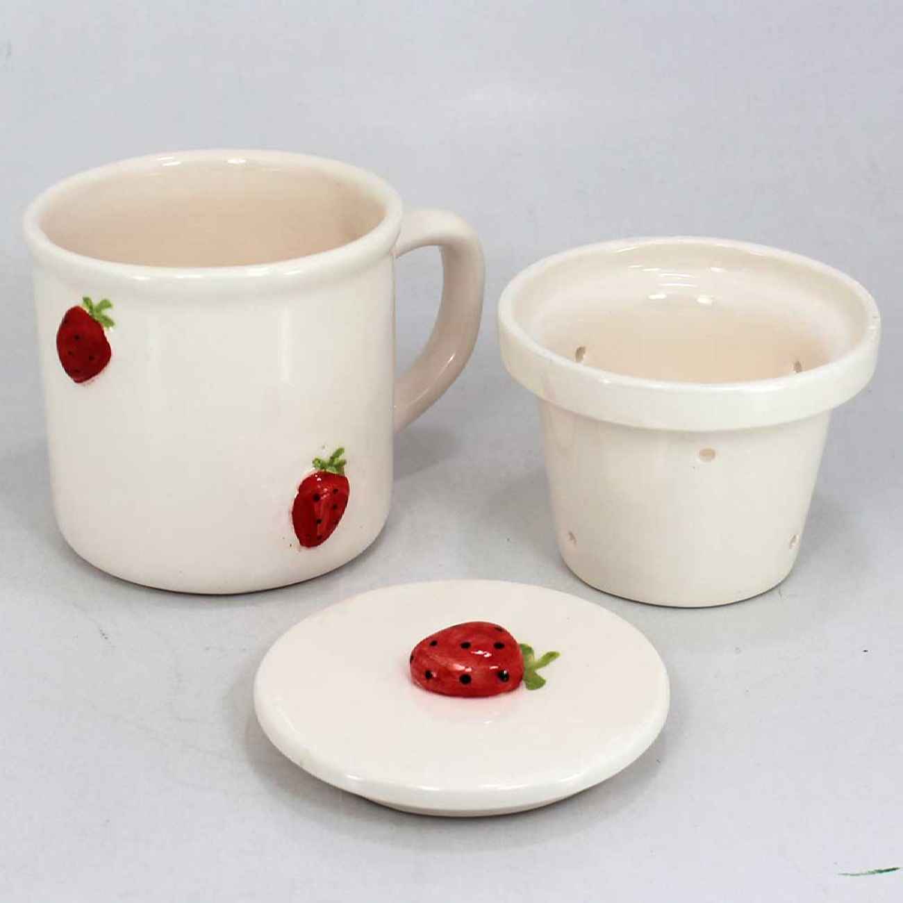 Tasse en céramique artisanale – Design Fraises