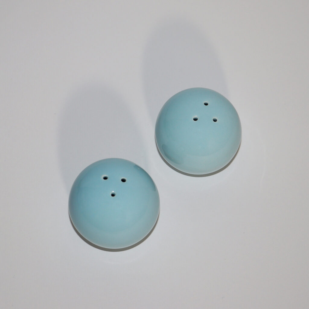 Charme Classique - Ensemble de Salieres et Poivrières en Céramique