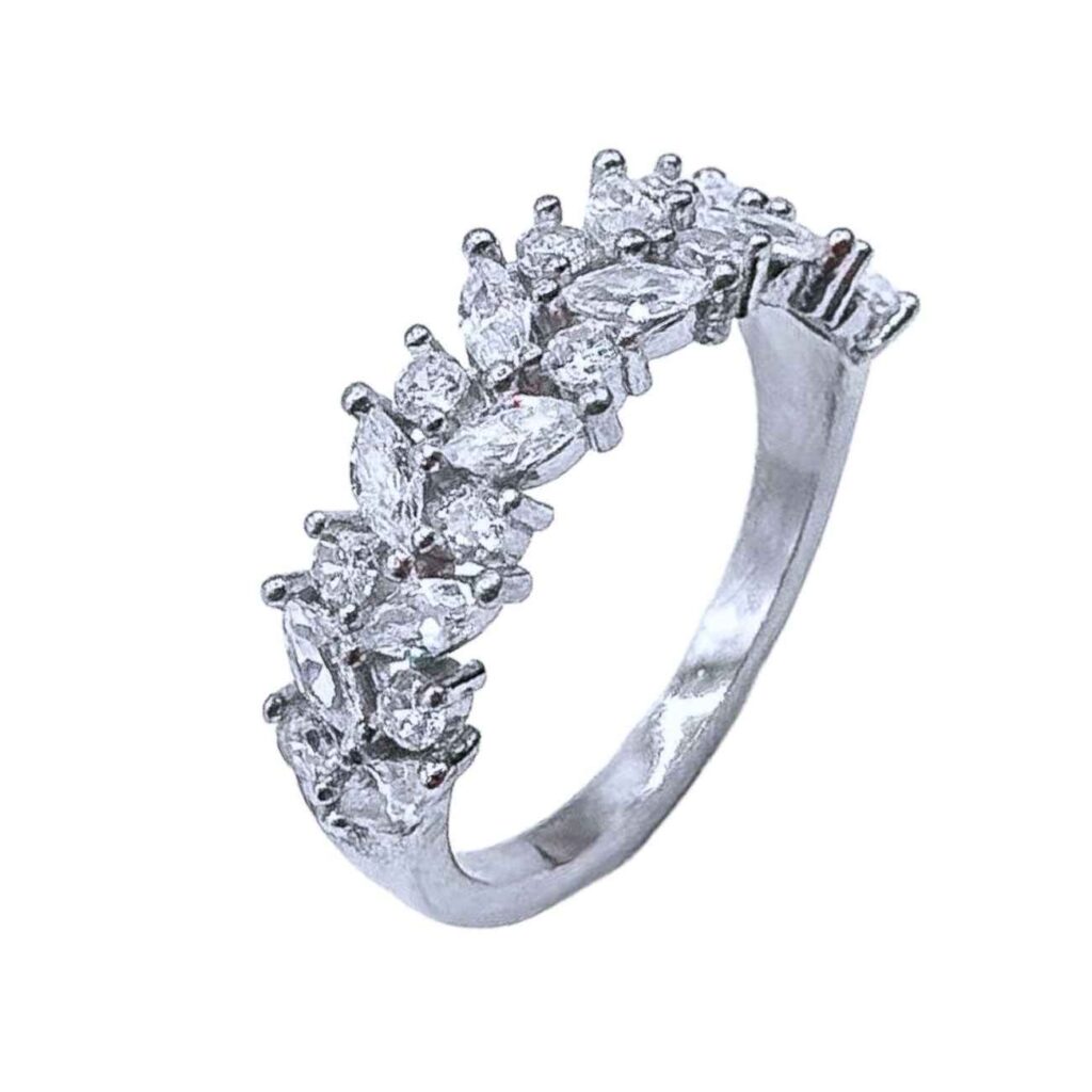 Bague délicate en argent pour femmes, classique et chic