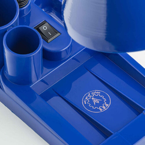 Lampe de bureau en métal avec organiseur – solution d’éclairage fonctionnelle par Karimzadeh