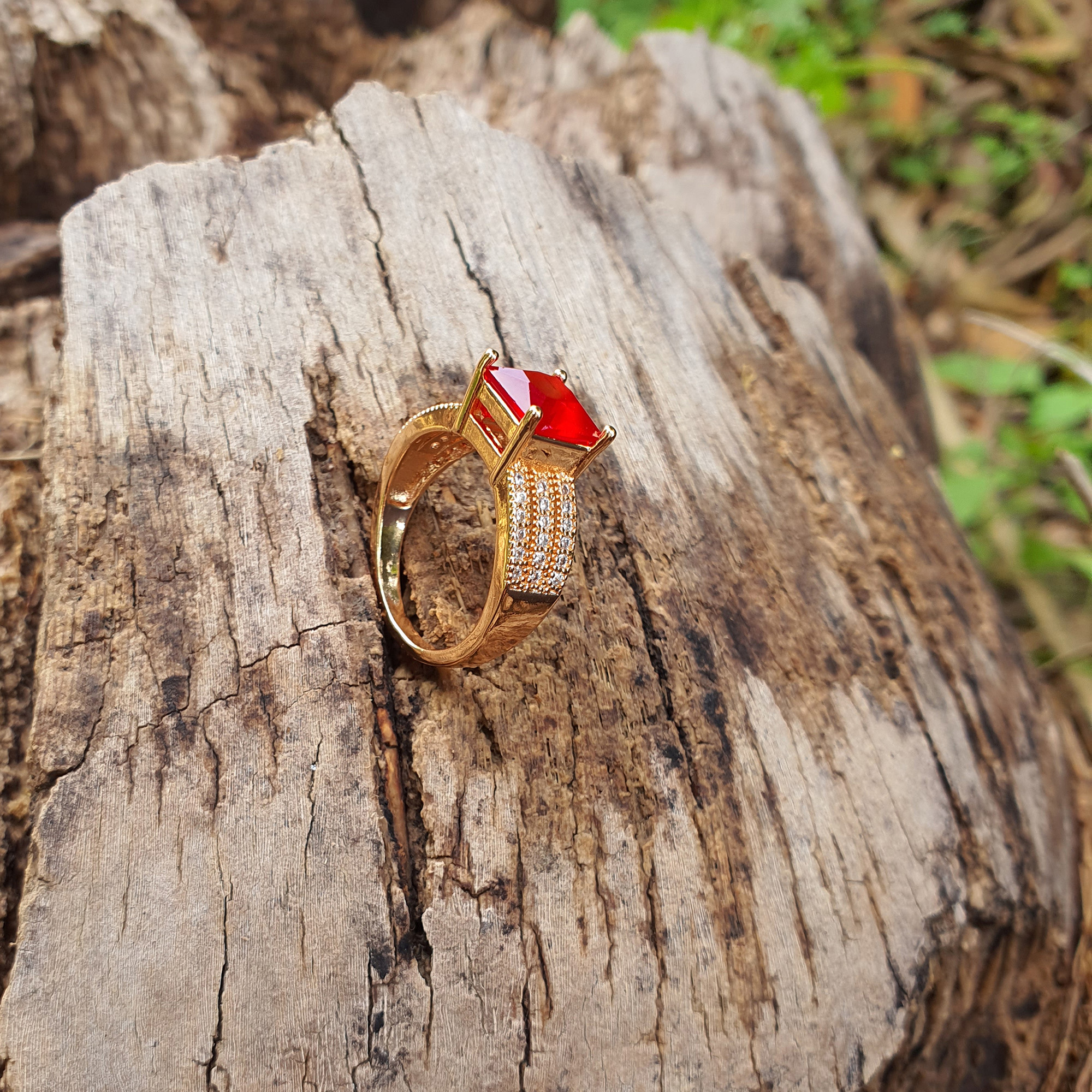 Bague en laiton persan pour femmes Élégante et Luxe