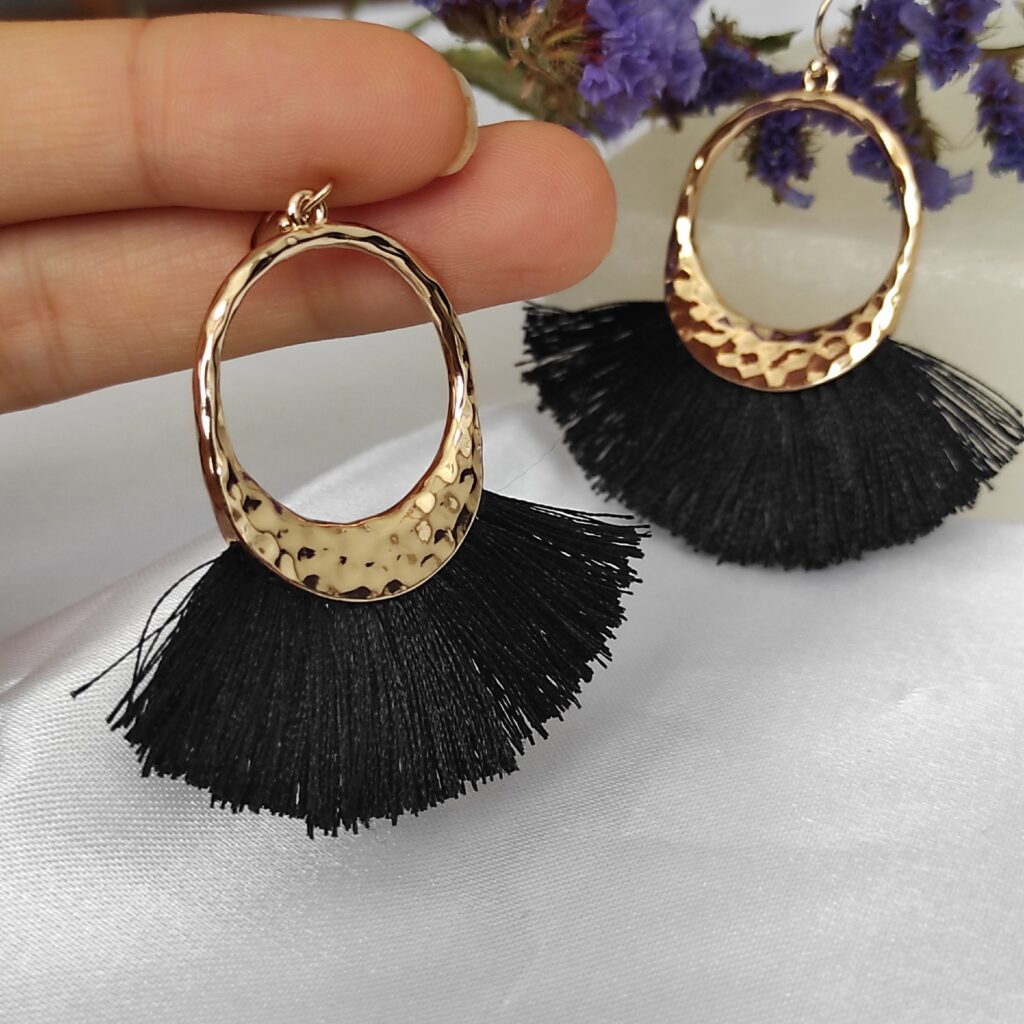 Boucles d'oreilles pendantes élégantes en macramé