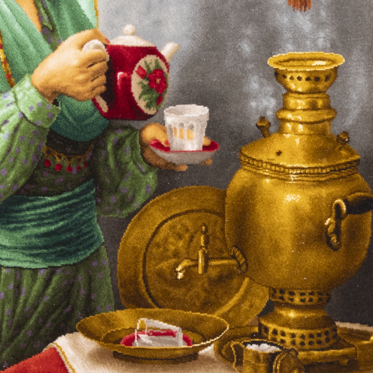 Tapis persan figuratif noué à la main de Tabriz représentant une femme kurde