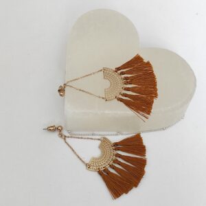 Boucles d’oreilles pendantes en macramé tissées à la main, marron.
