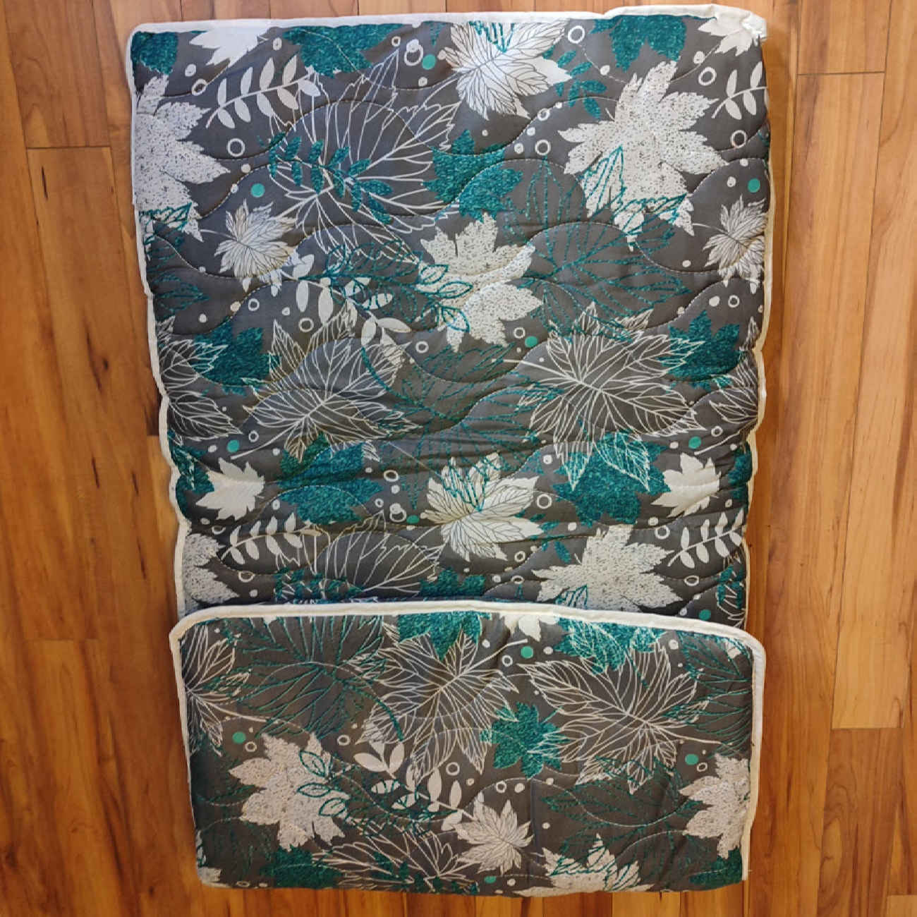 Matelas de sol avec motif de feuilles, taille simple