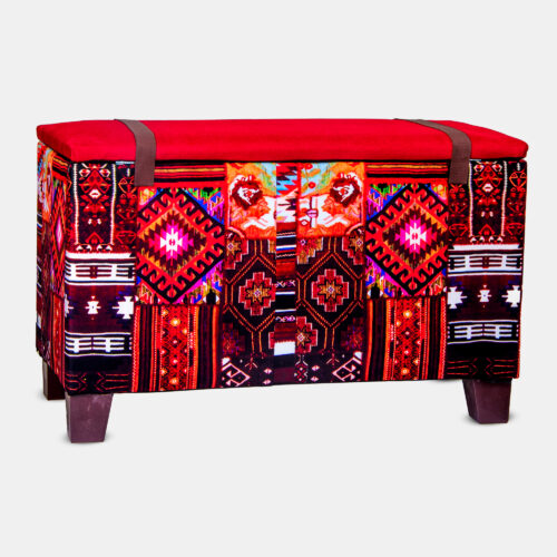 Pouf persan rouge traditionnel avec pieds en bois
