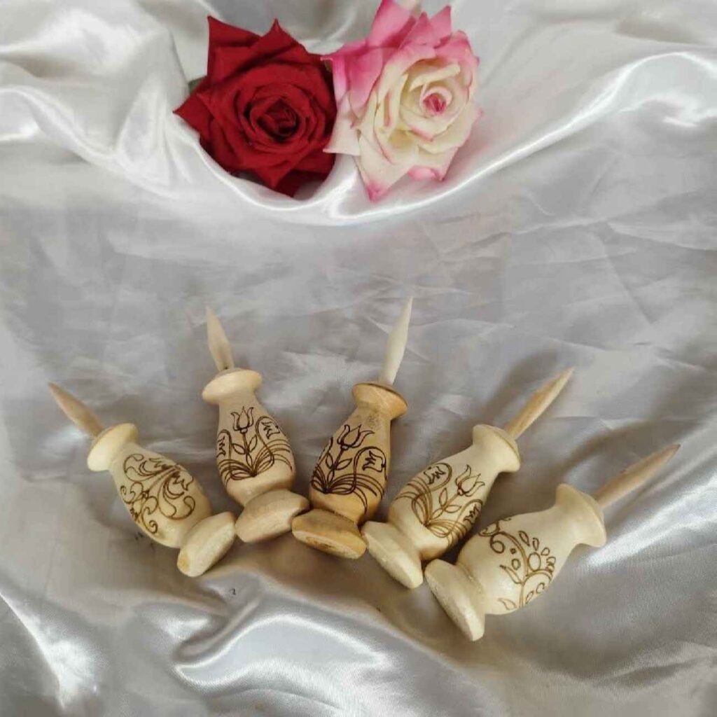 Ensemble de 5 Porte-Kohl Persan en Bois avec Design Floral