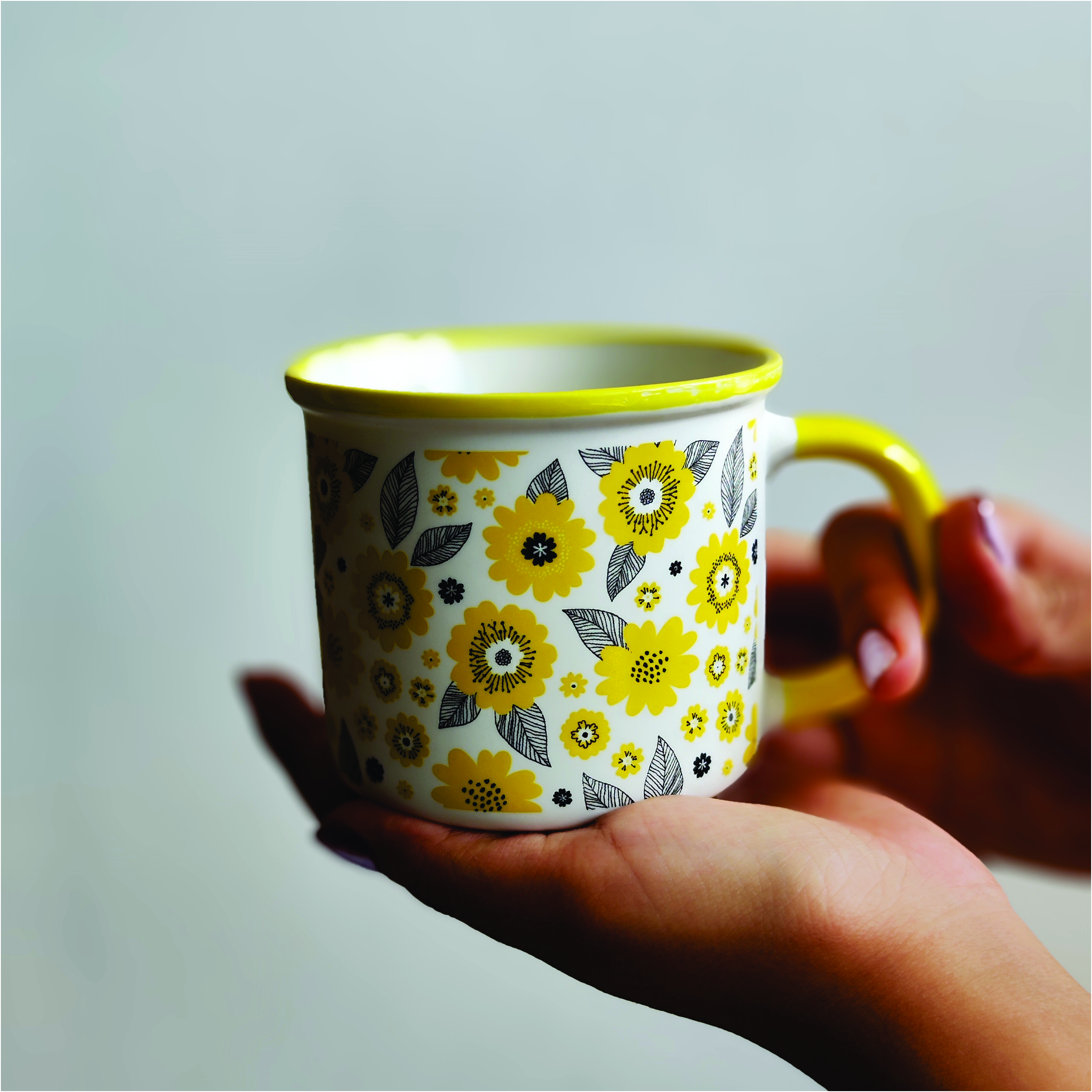 Tasse en céramique artistique – Design inspiré des fleurs