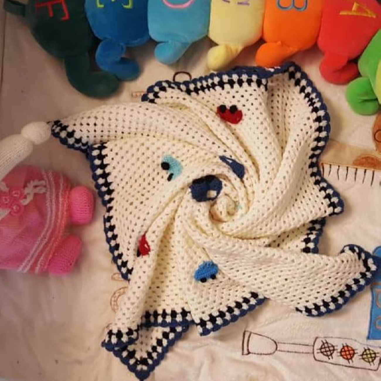 Dessus de Lit Bébé au Crochet Tissé à la Main – Parfait pour la Décoration de la Chambre