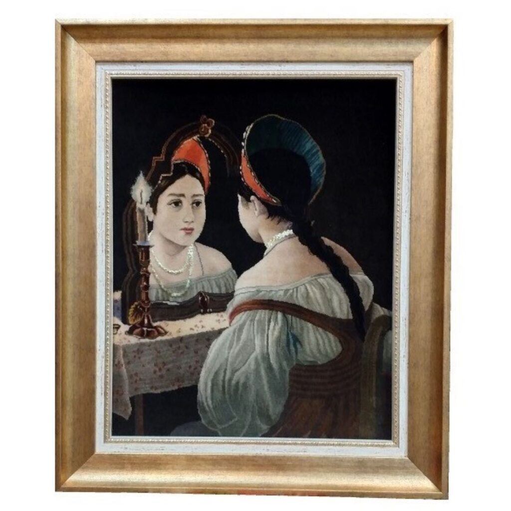 Tapis persan figuratif noué à la main de Sardrud représentant Une fille devant le miroir