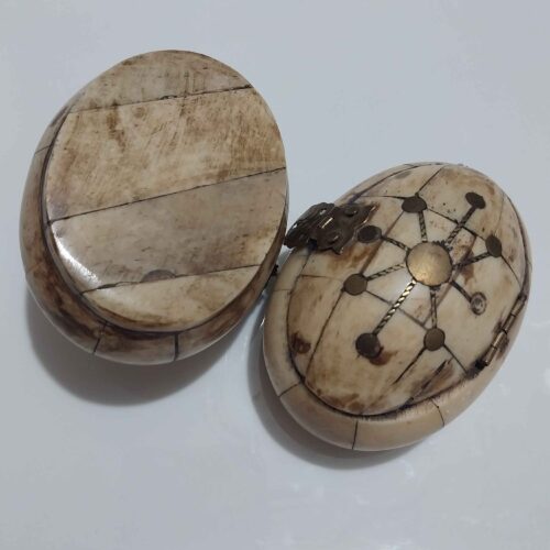 Boîte à bijoux en os artisanale – Rangement élégant et unique pour accessoires précieux